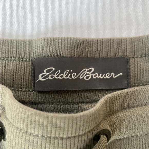 Eddie Bauer Green Cargo Shorts Utilitarian Design - Picture 2 of 9